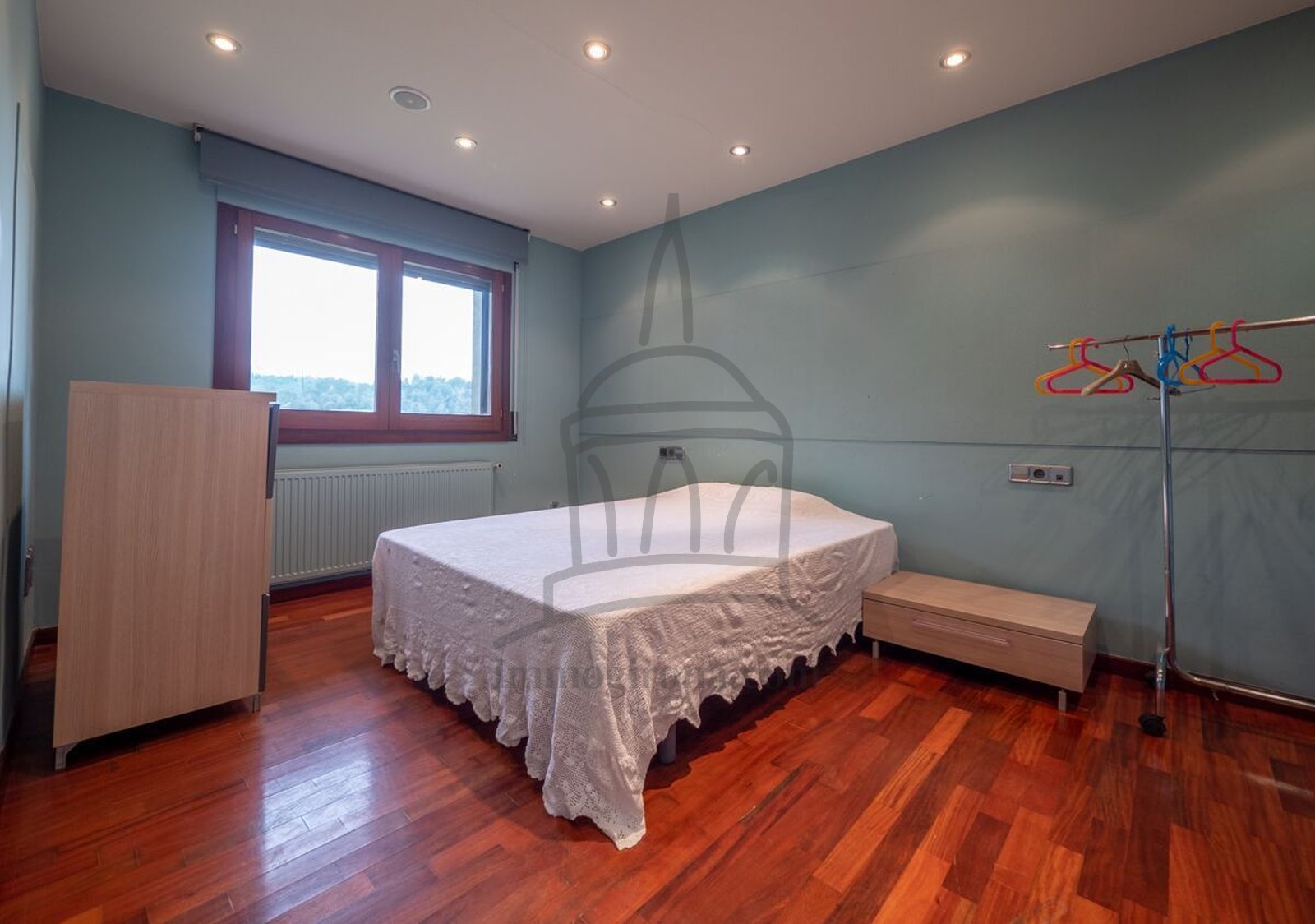 Luxury house in Bescanó - 450 m² built, 1,500 m² landscaped and 40,000 m² of land