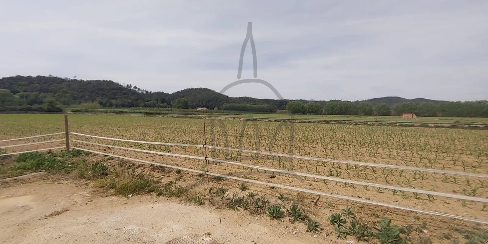 Magnífico terreno en zona muy valorada, ideal para urbanizar en Bescanó