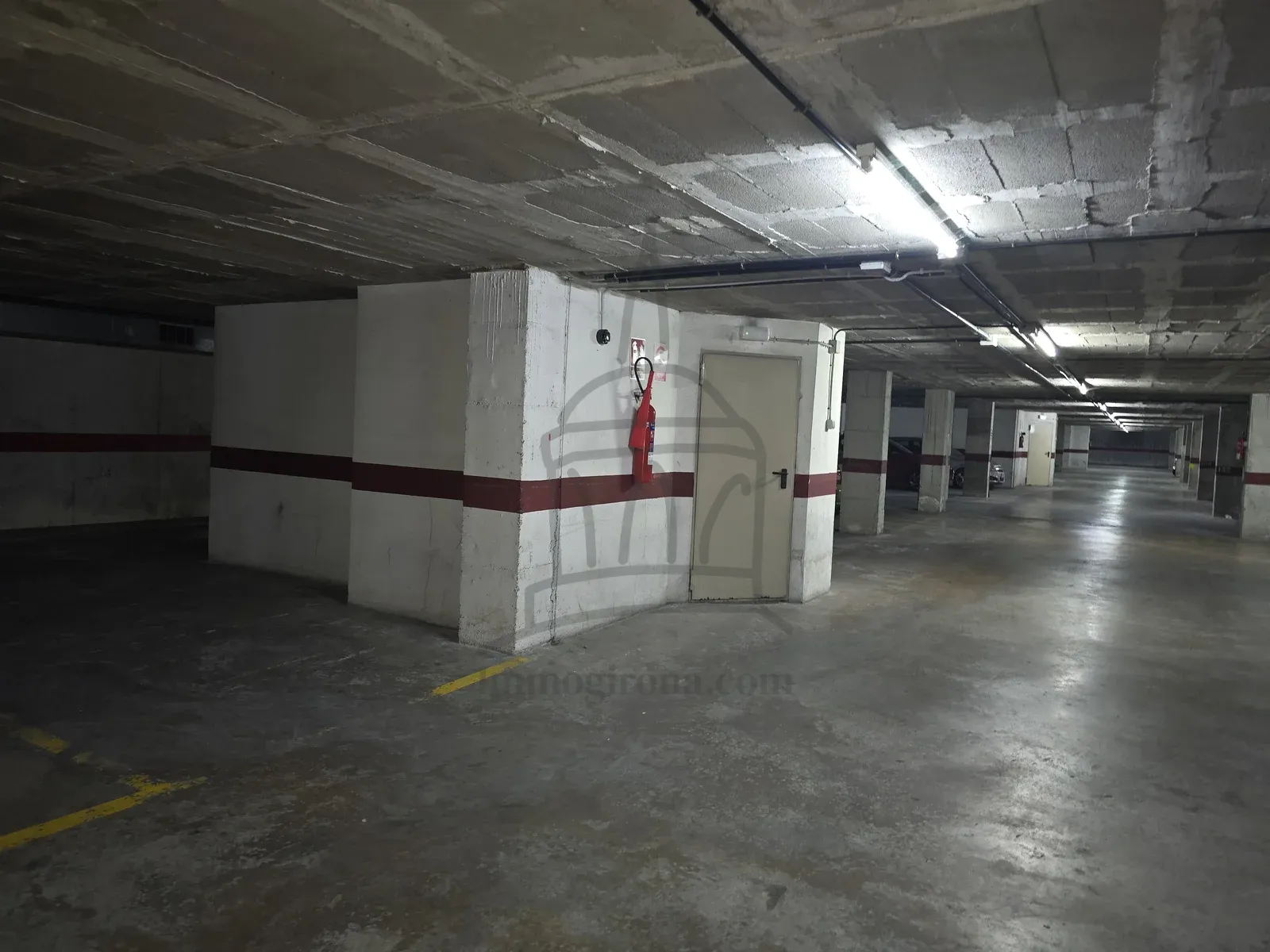 Large Parking in La Devesa for Rent!
