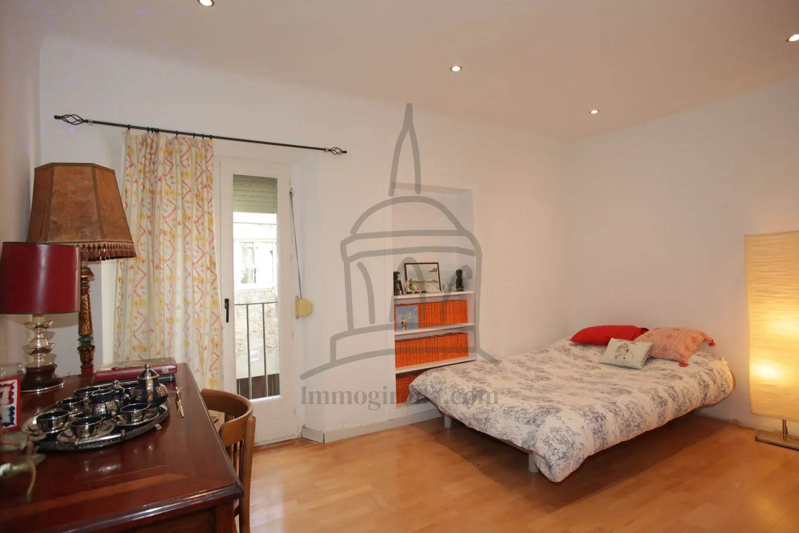 🏡 Exceptionnel penthouse en duplex face à la mairie de Gérone avec terrasse