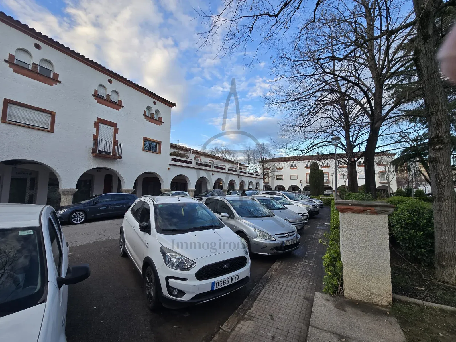 🏢 Local comercial amb pati al cor de Girona – Plaça de l’Assumpció