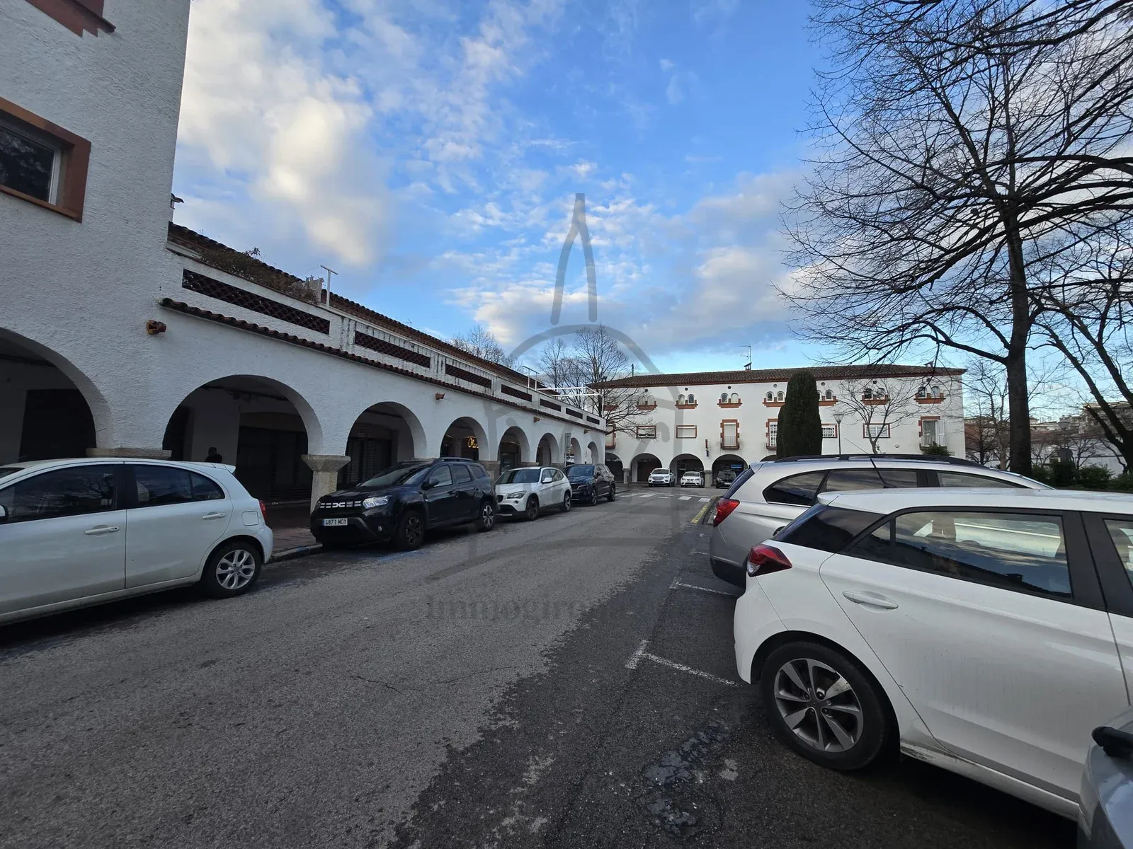 🏢 Local comercial amb pati al cor de Girona – Plaça de l’Assumpció