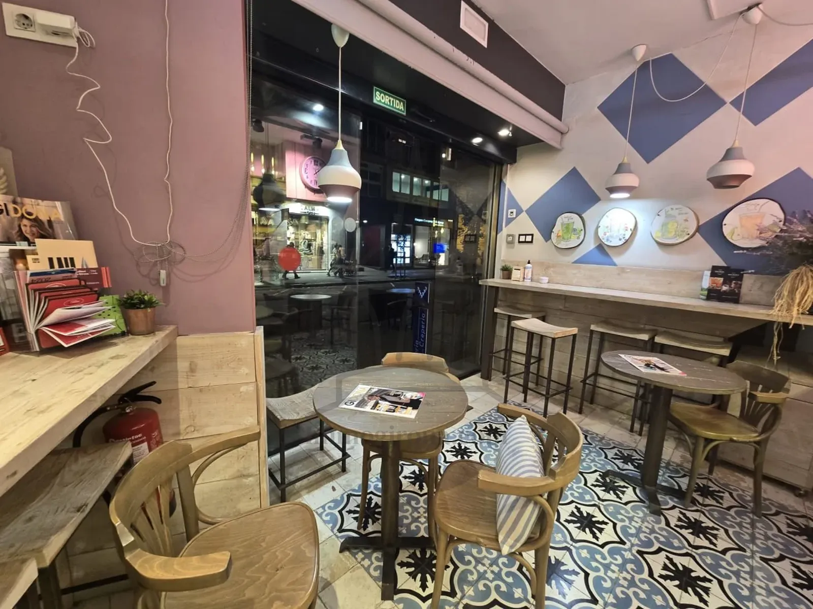 🍦 Umzug einer Eisdiele im Eixample von Girona – einmalige Gelegenheit!