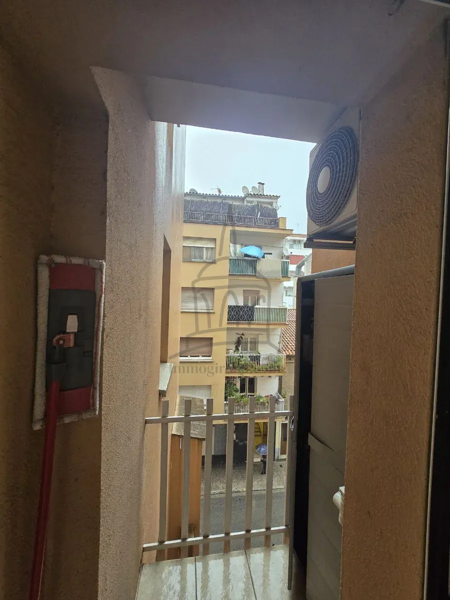 Espectacular Piso de Alquiler en el Centro de Girona | 3 Habitaciones Dobles y Terraza