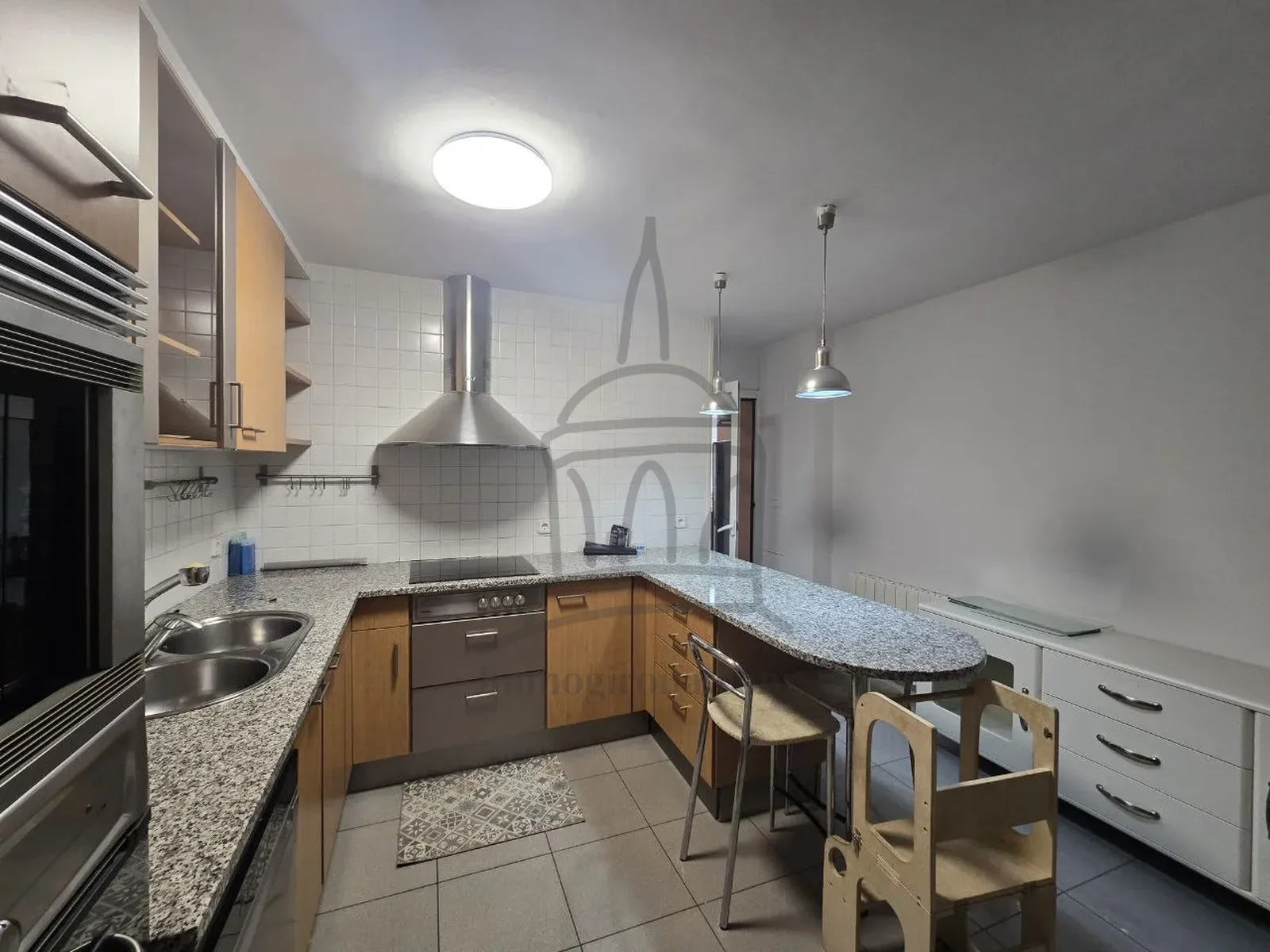 Espectacular Piso de Alquiler en el Centro de Girona | 3 Habitaciones Dobles y Terraza