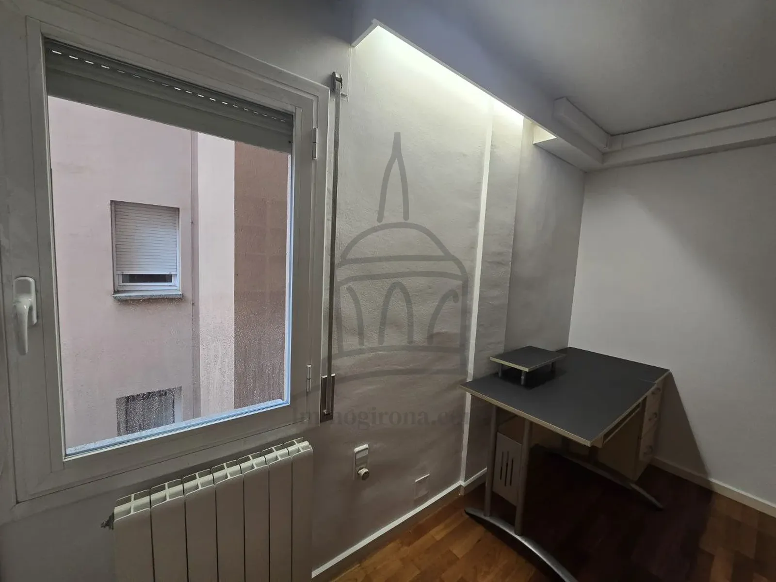 Espectacular Piso de Alquiler en el Centro de Girona | 3 Habitaciones Dobles y Terraza