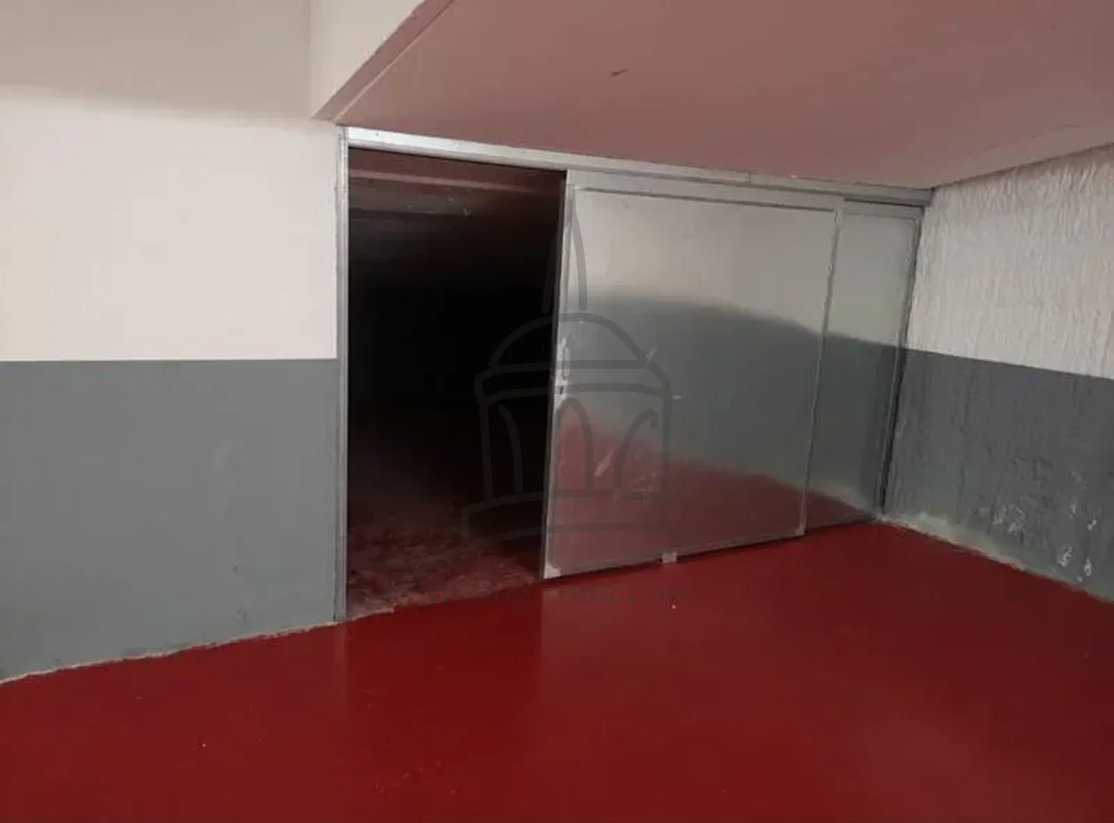 🚗 Parking avec très grand débarras avec porte de sécurité à la Rotonda de Ronda Ferran Puig, Bâtiment Quirón, Gérone